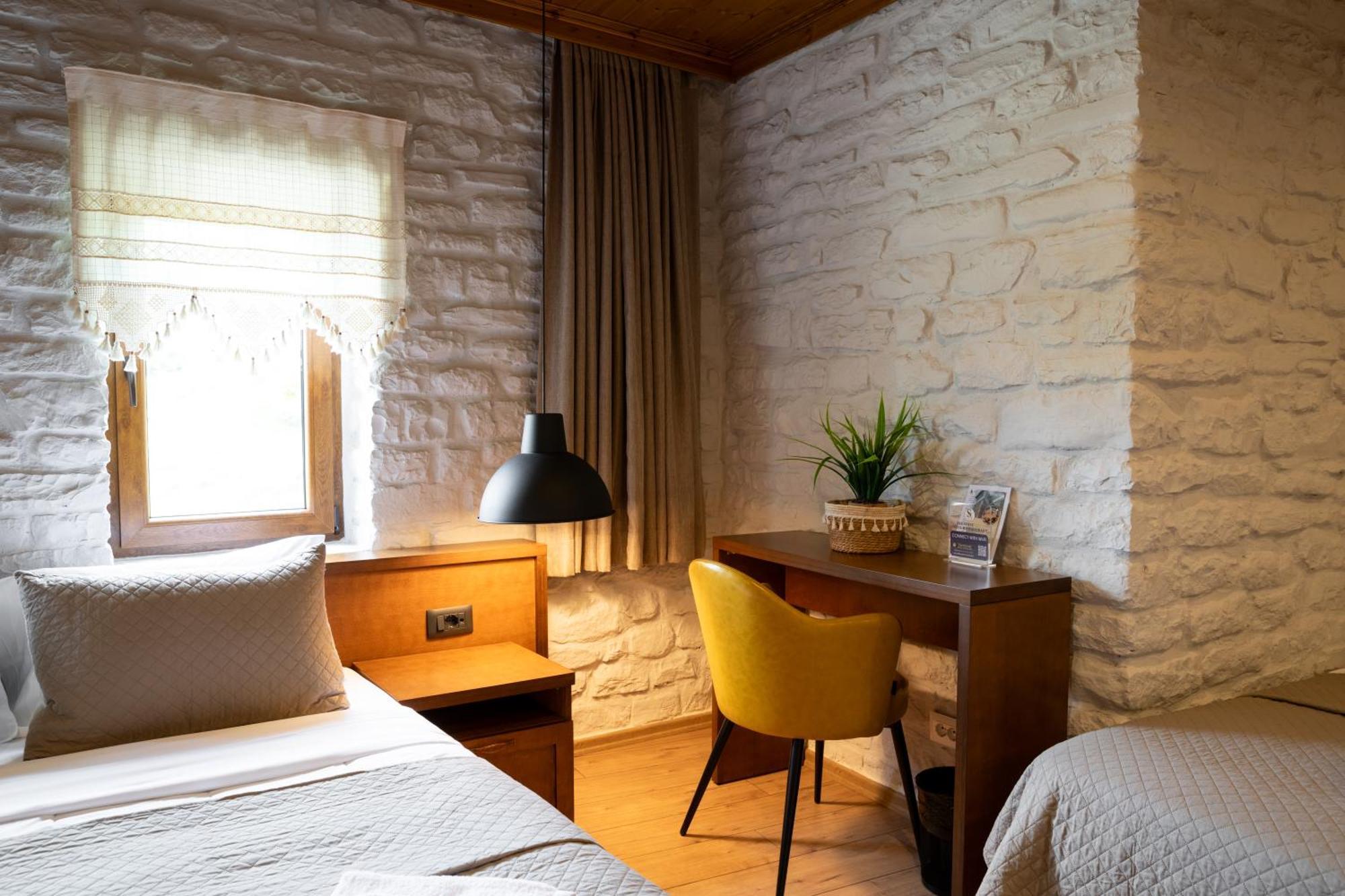 The Stone Sky Hotel Gjirokastër Extérieur photo
