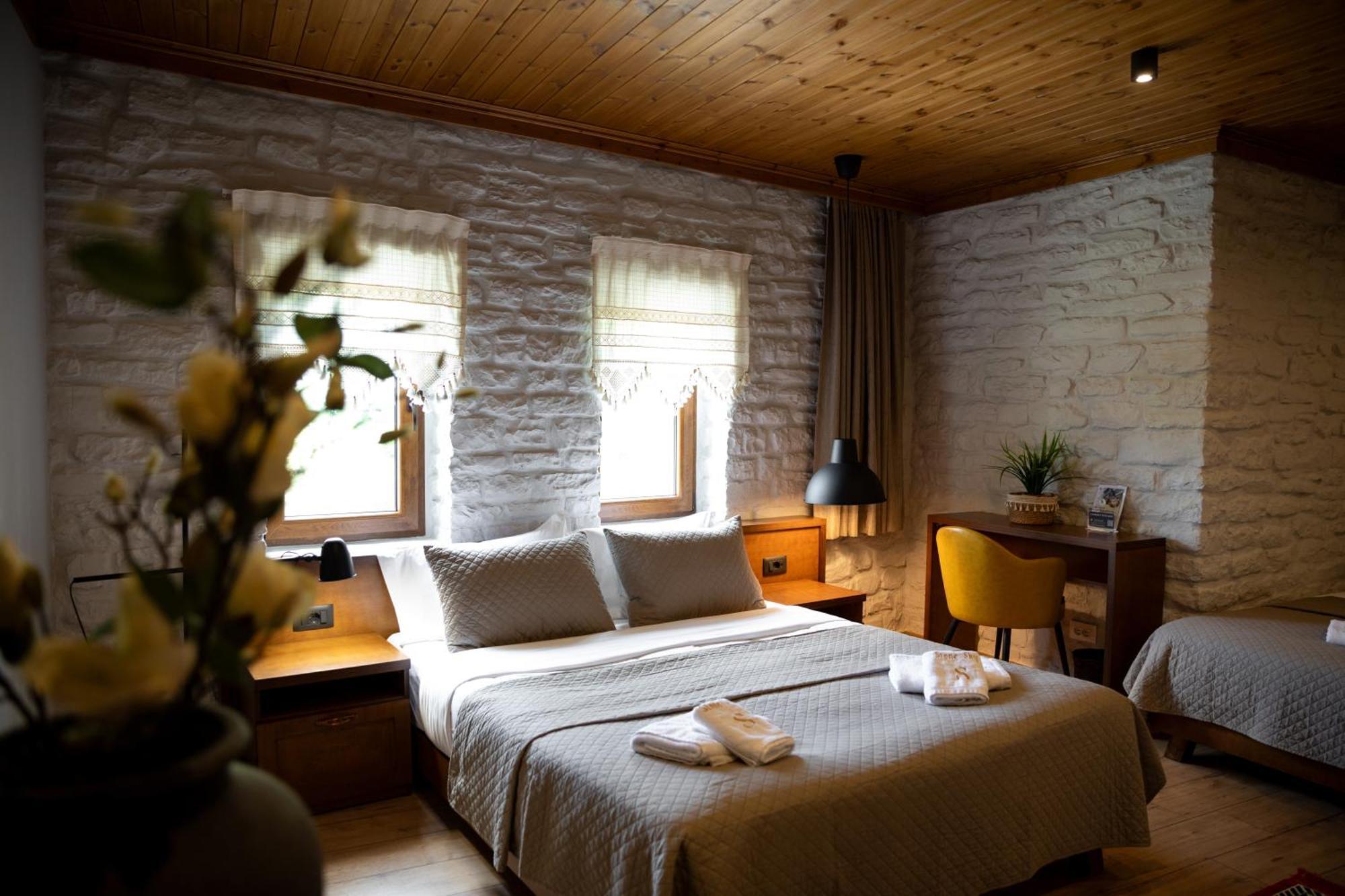 The Stone Sky Hotel Gjirokastër Extérieur photo