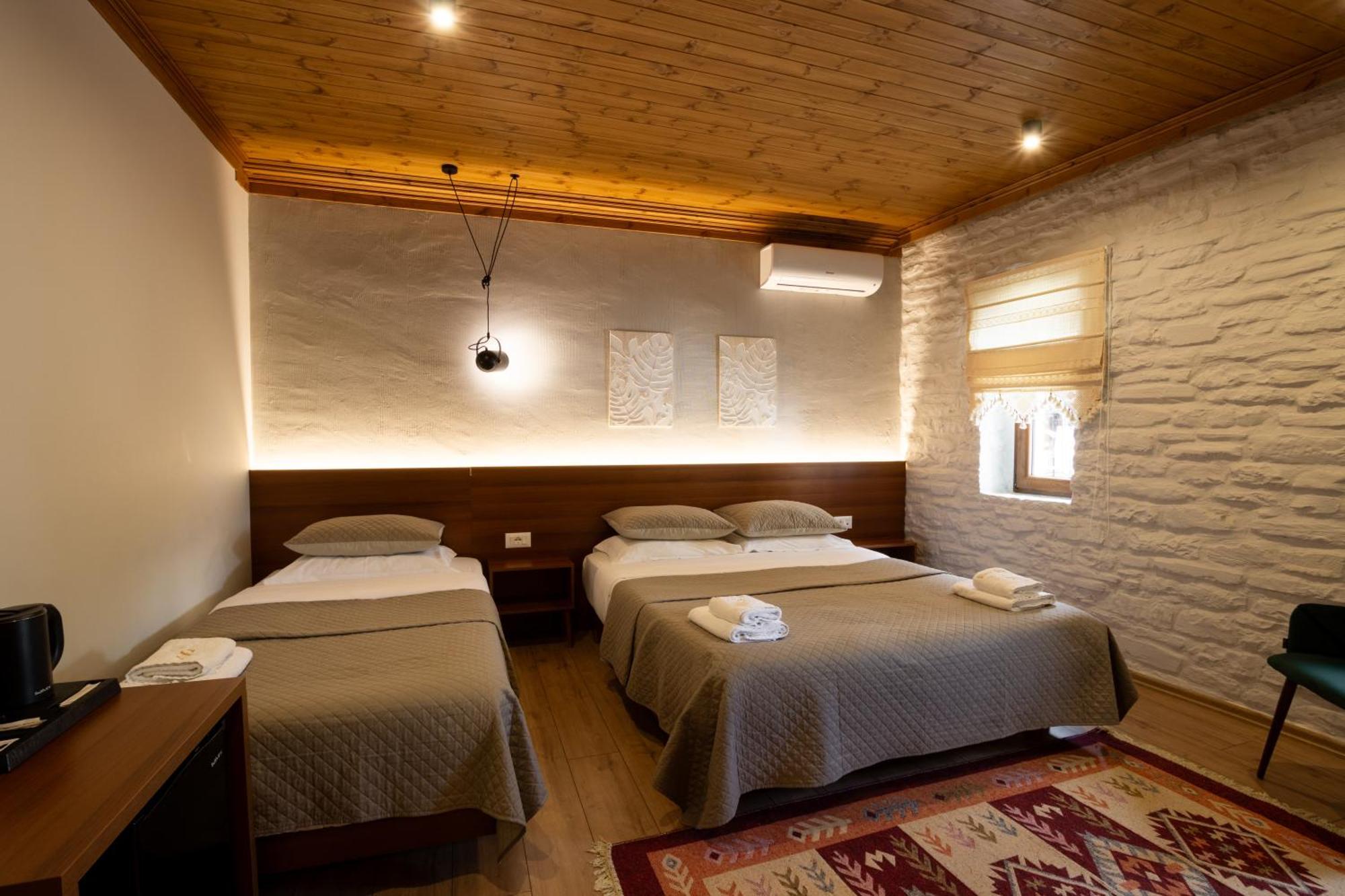 The Stone Sky Hotel Gjirokastër Extérieur photo