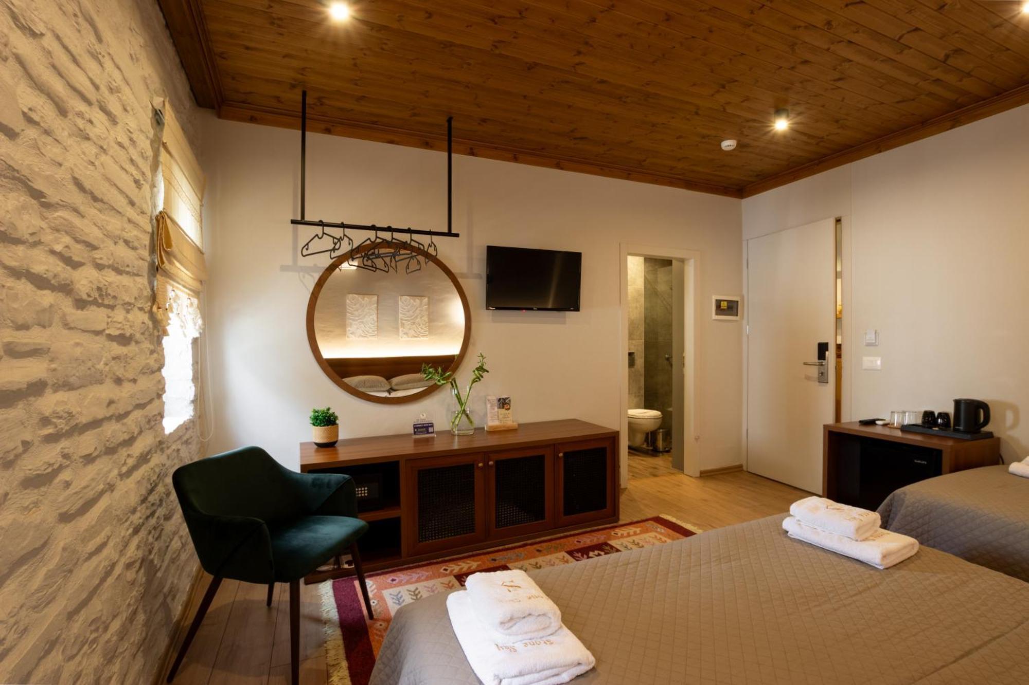 The Stone Sky Hotel Gjirokastër Extérieur photo